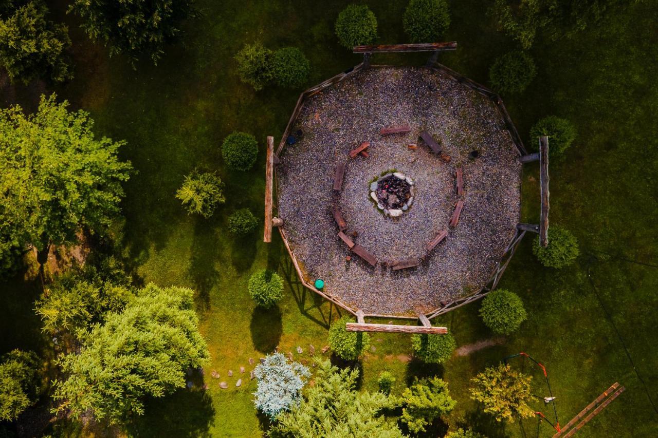 Fratii Jderi - Utopia Verde Brezoi Exteriér fotografie