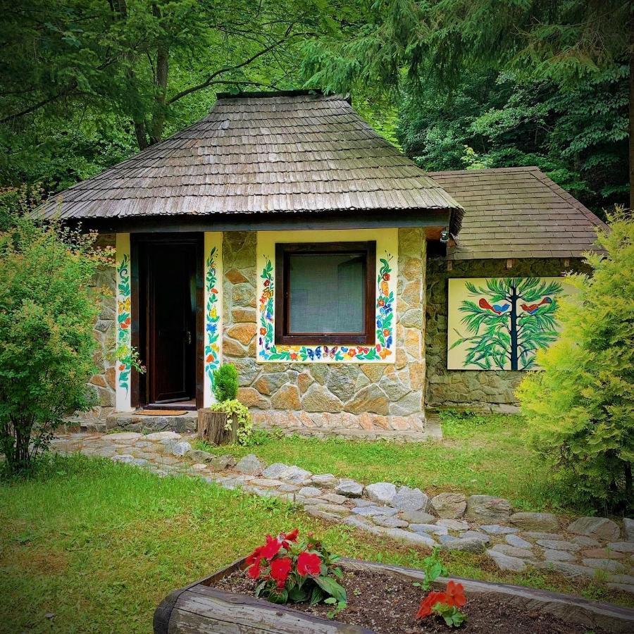 Fratii Jderi - Utopia Verde Brezoi Exteriér fotografie